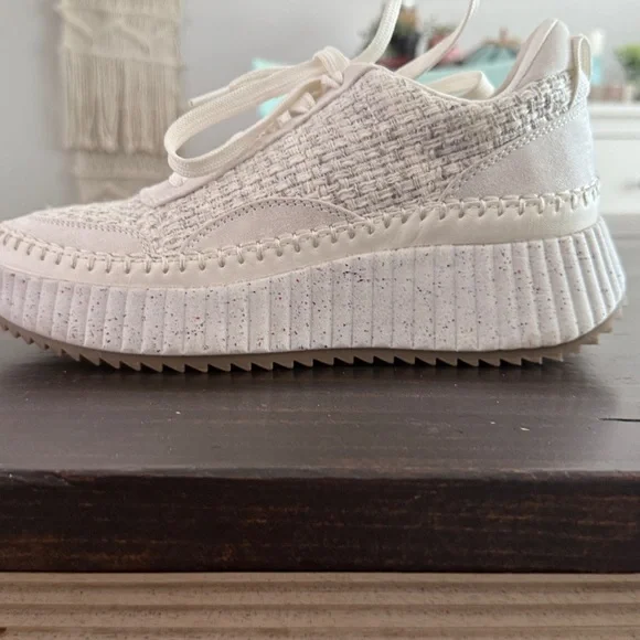 Universal Thread Cream Platform Sneakers - Picture 3 of 6